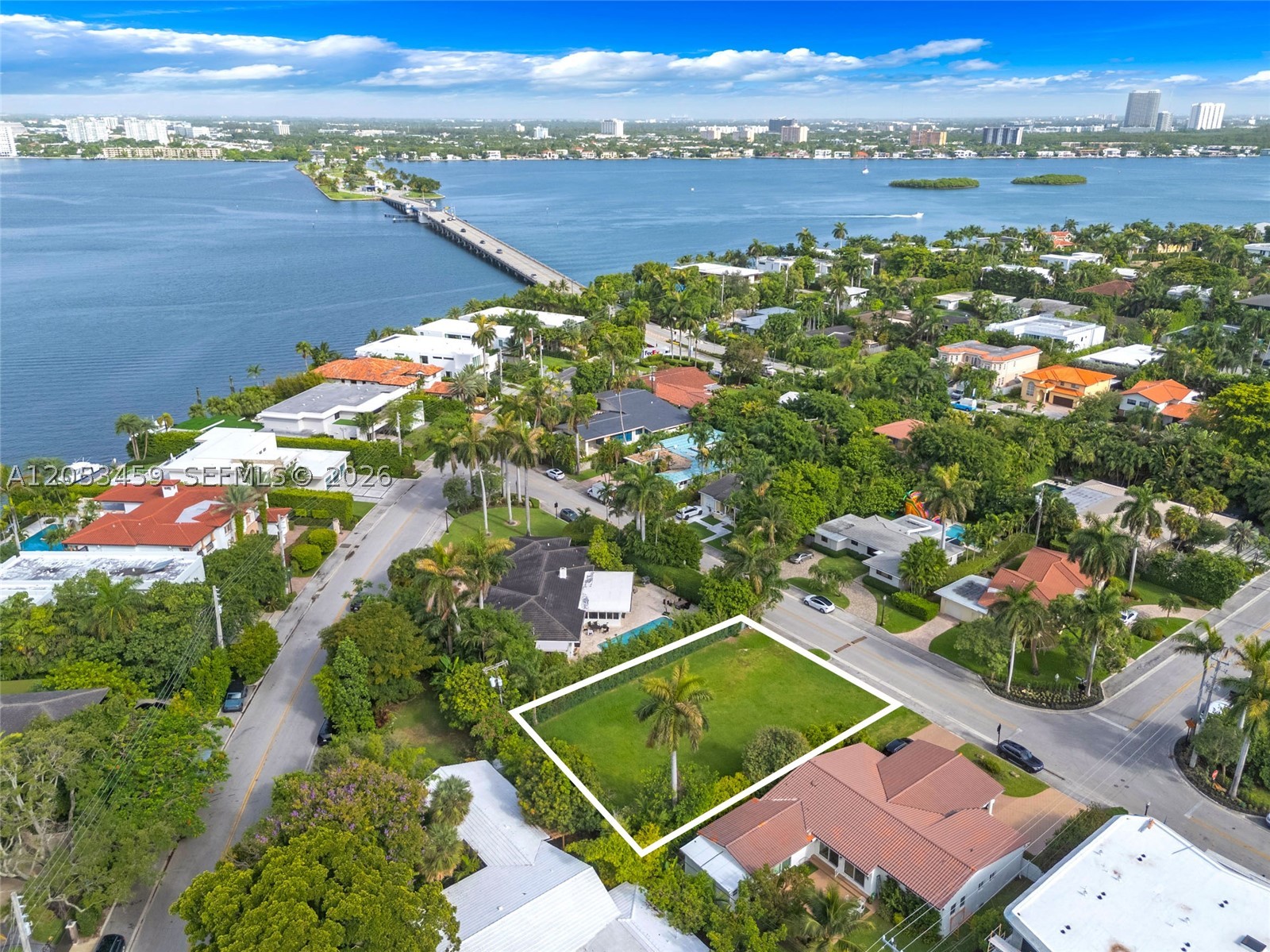 BAY HARBOR ISLAND - Land