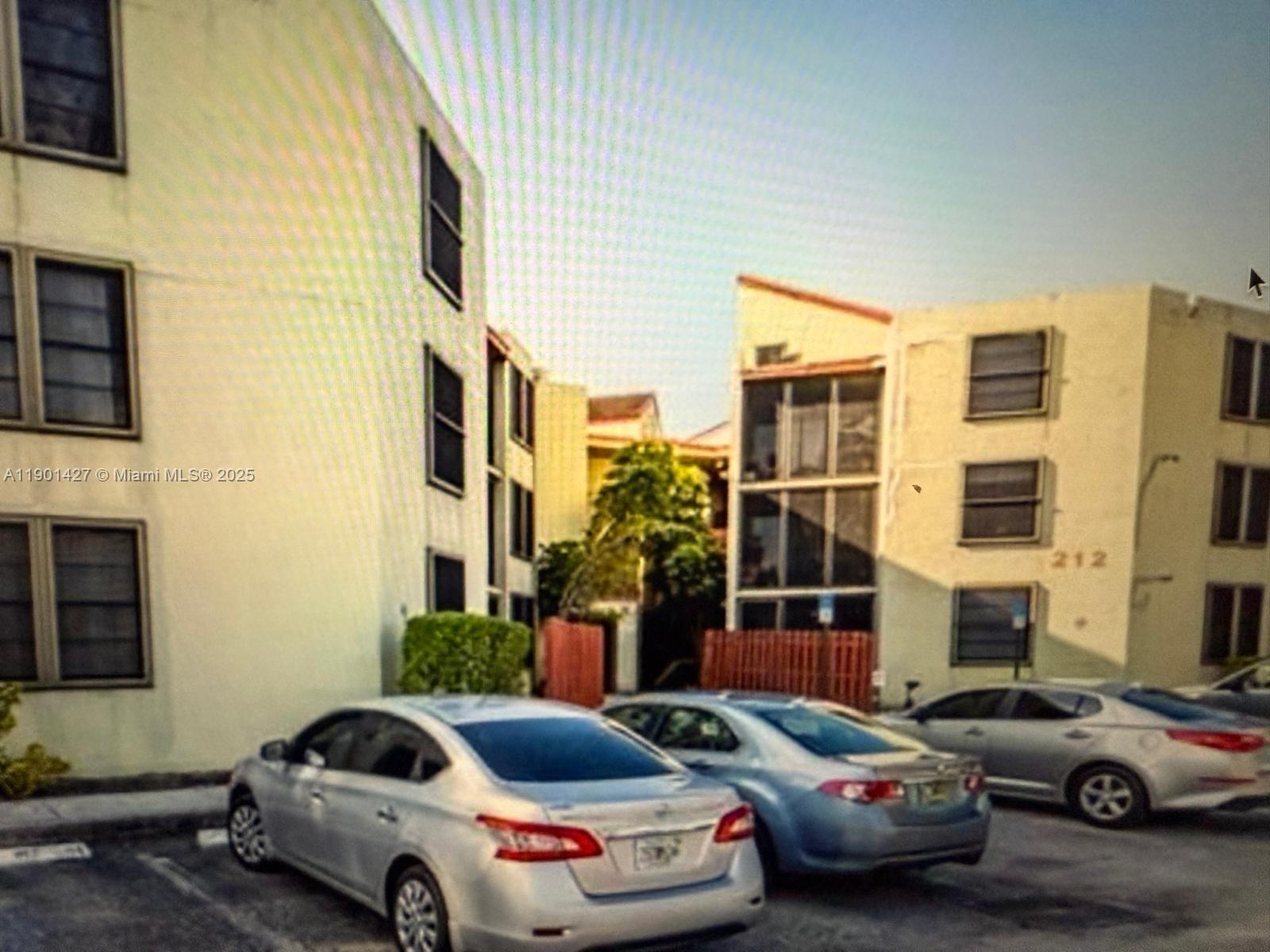 WOW!!!!! WATCH THE STUNNING SUNSET FROM YOUR PATIO WITH AN INCREDIBLE LAKE VIEW IN A 2/2 "LAKE POINT CONDO" GATED COMMUNITY. THE UNIT IS ALL BEAUTIFULLY UPDATED. CONVENIENTLY LOCATED BETWEEN COMMERCIAL BLV, OAKLAND PARK BLVD, 195 AND 441. CLOSE TO SHOPPINGS, RESTAURANTS, NIGHT LIFE, ETC... WASH AND DRYER IN UNIT. WALK IN CLOSET, ASSIGNED PARKING. GUEST PARKING. NO PETS. QUICK APPROVAL. EASY TO SHOW.