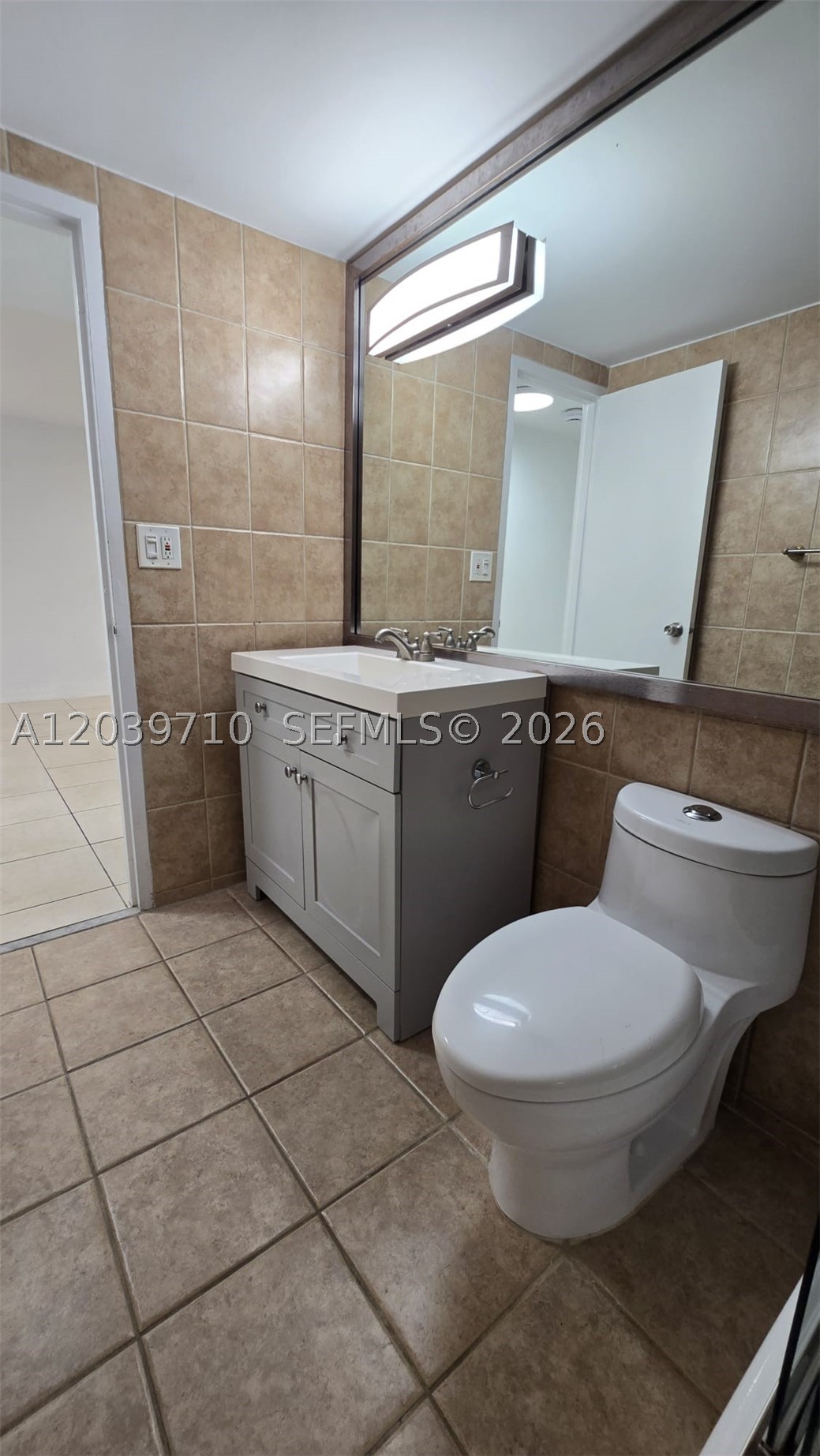 KENNEDY HOUSE CONDO - Residential