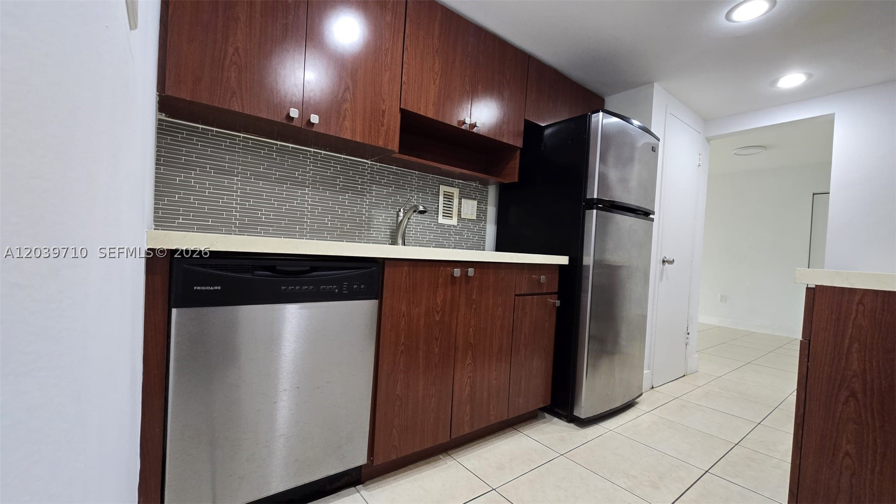 KENNEDY HOUSE CONDO - Residential