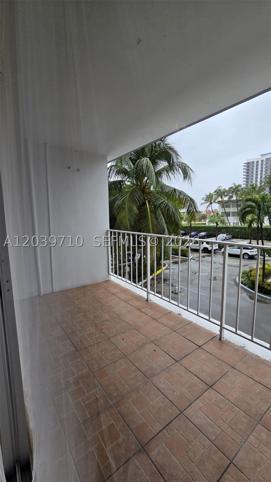 KENNEDY HOUSE CONDO - Residential