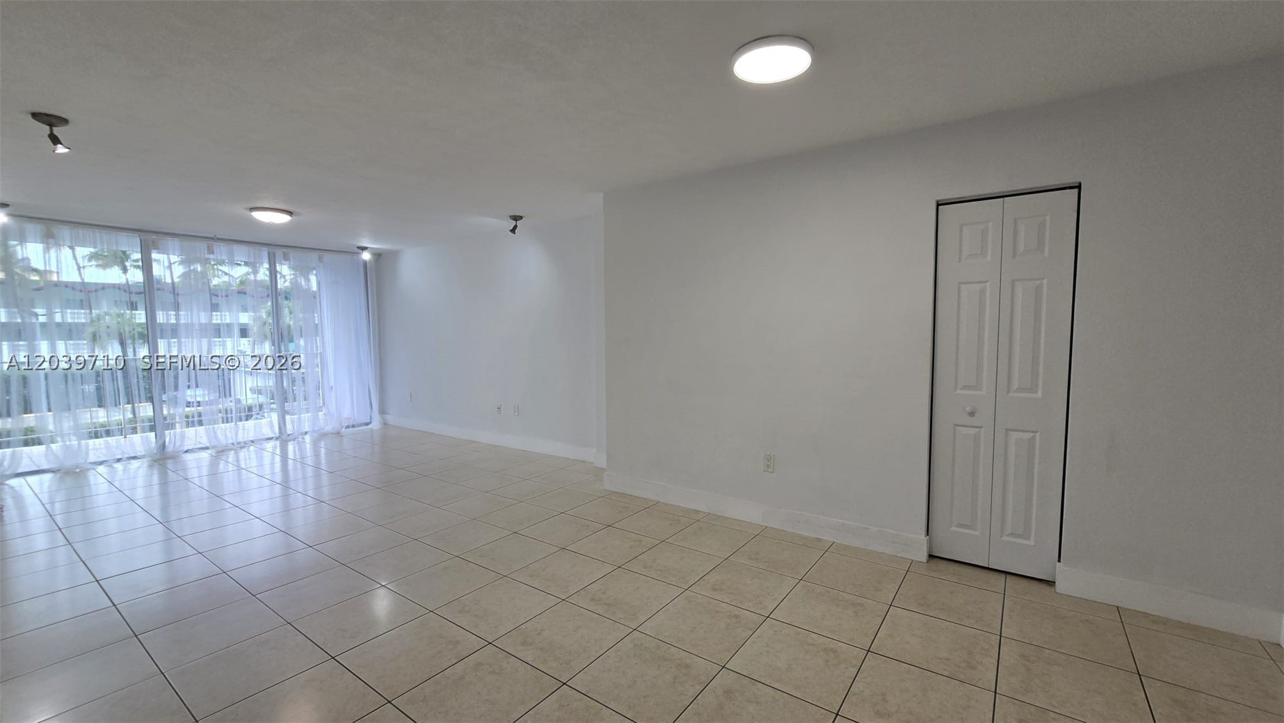 KENNEDY HOUSE CONDO - Residential