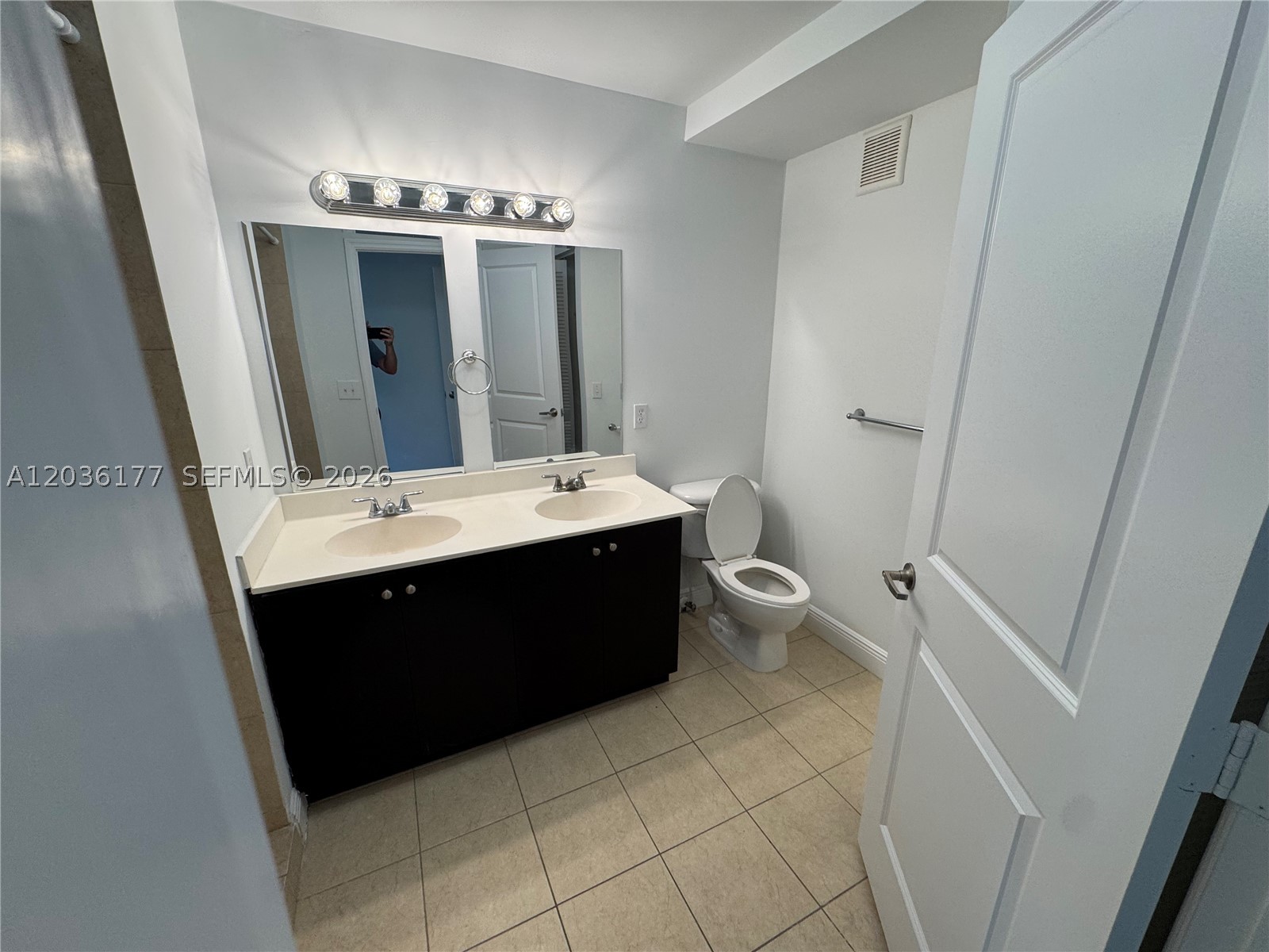 HOLLYWOOD - Residential