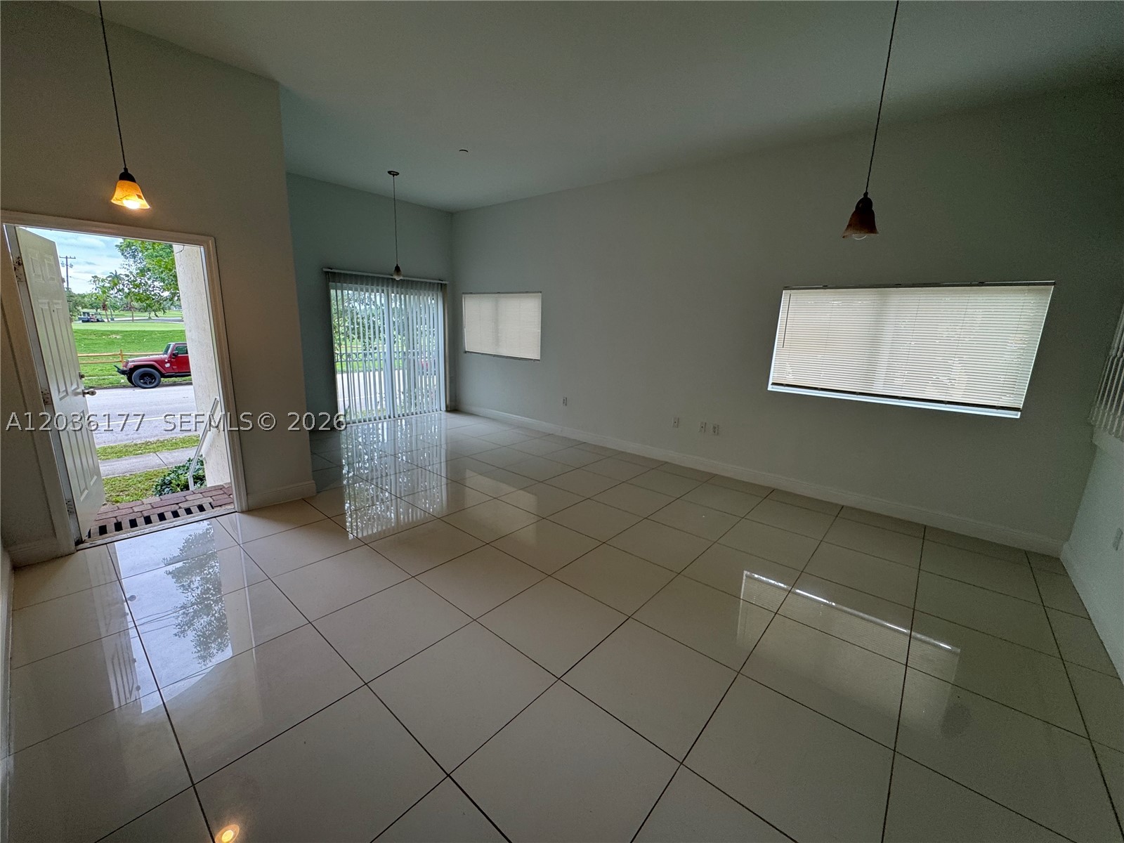 HOLLYWOOD - Residential