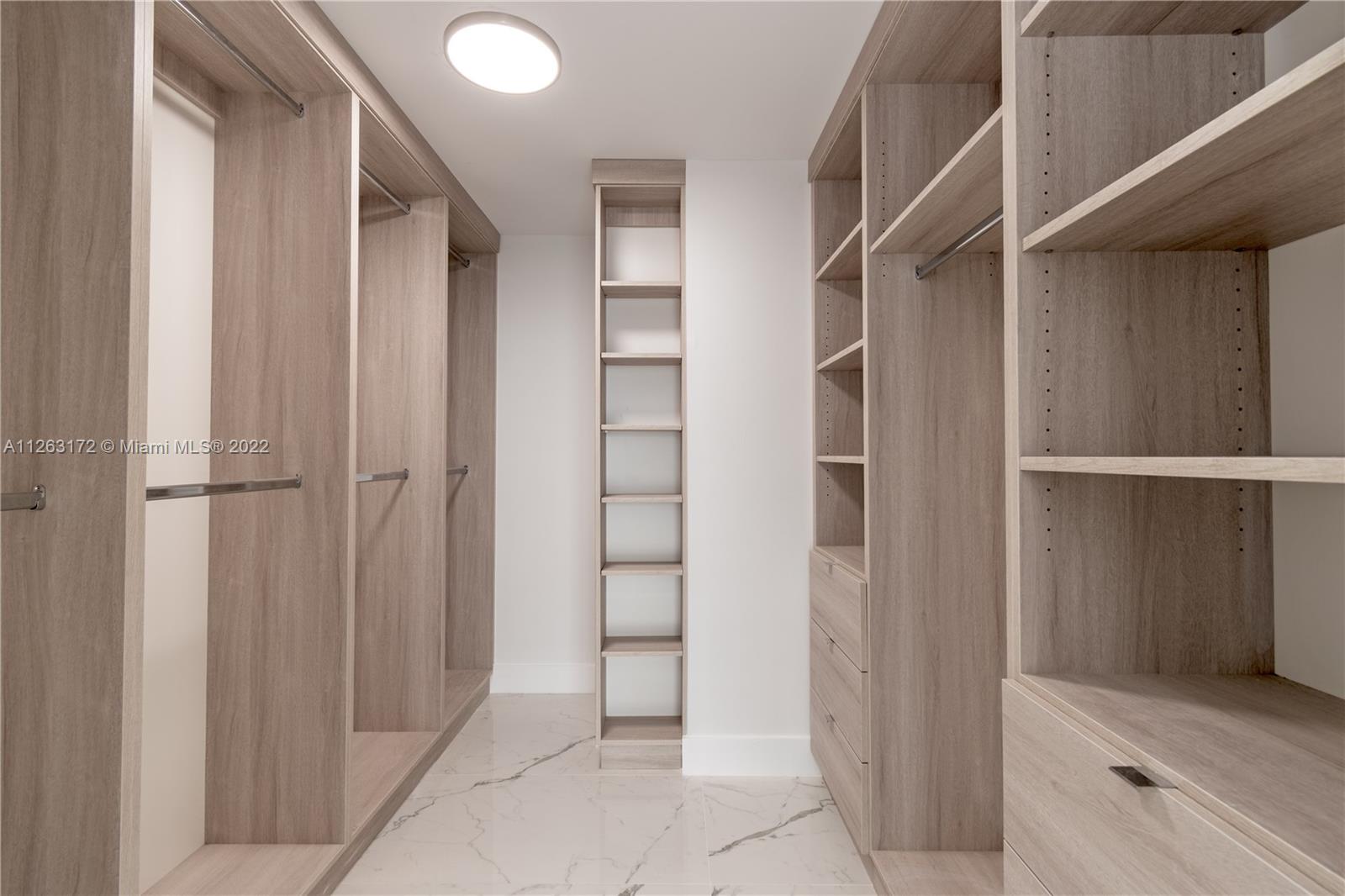BRICKELL PLACE CONDO - Residential Lease