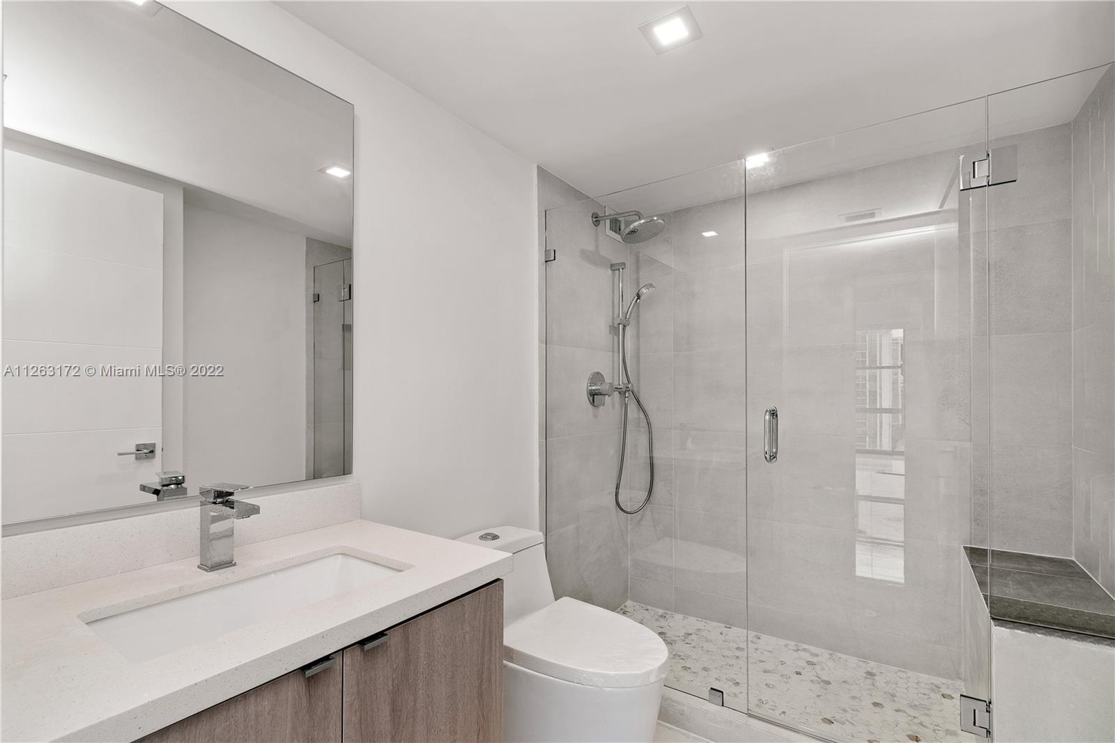BRICKELL PLACE CONDO - Residential Lease