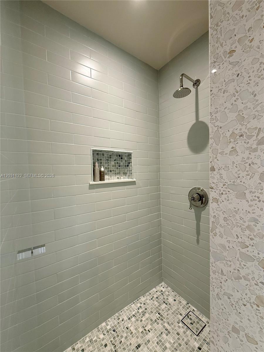 PINEWOOD ESTATES SECOND A - Residential