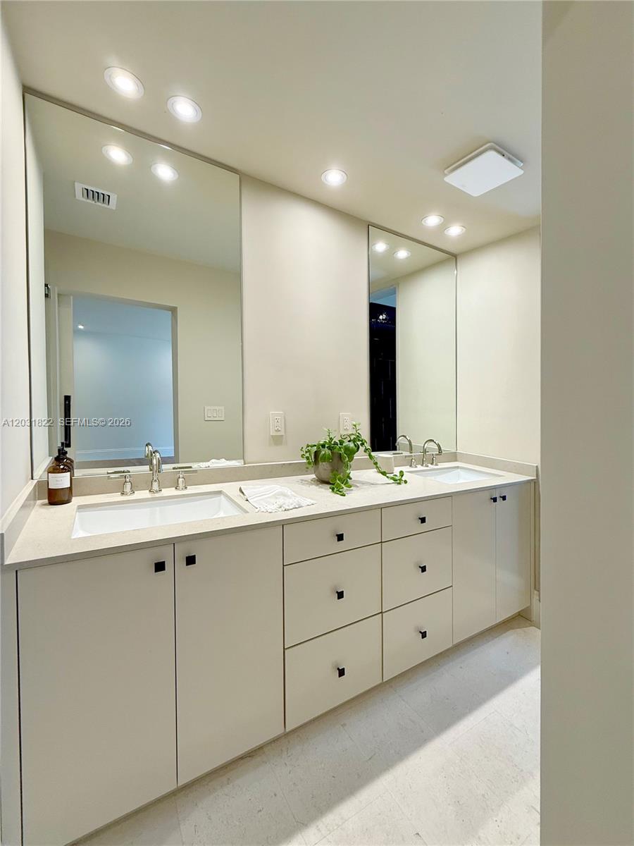 PINEWOOD ESTATES SECOND A - Residential