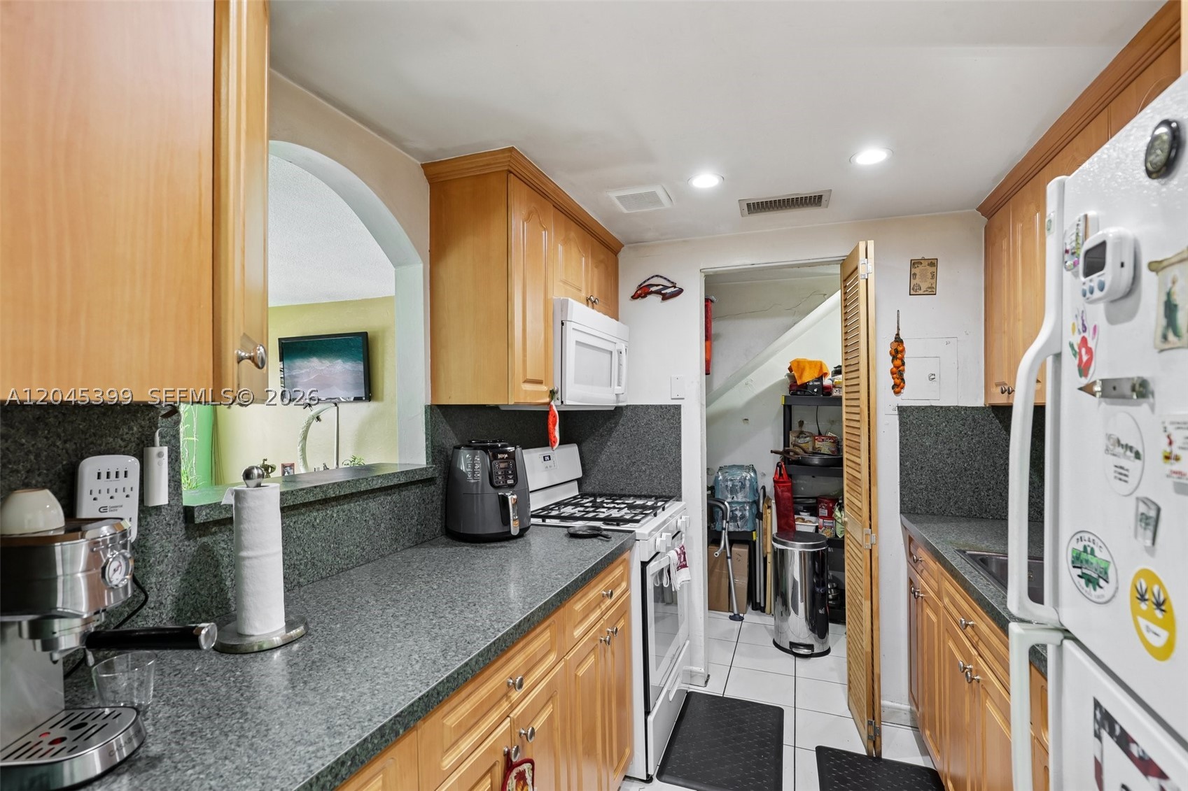 WESTLAND PLAZA GARDENS CO - Residential