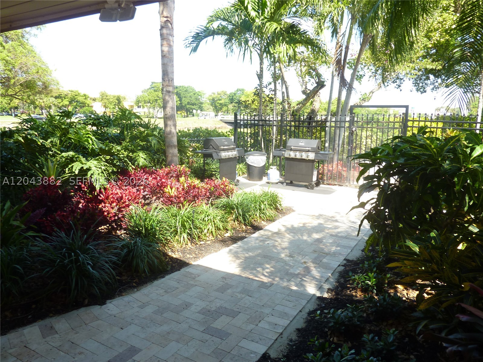 NO 11 PALM-AIRE COUNTRY C - Residential