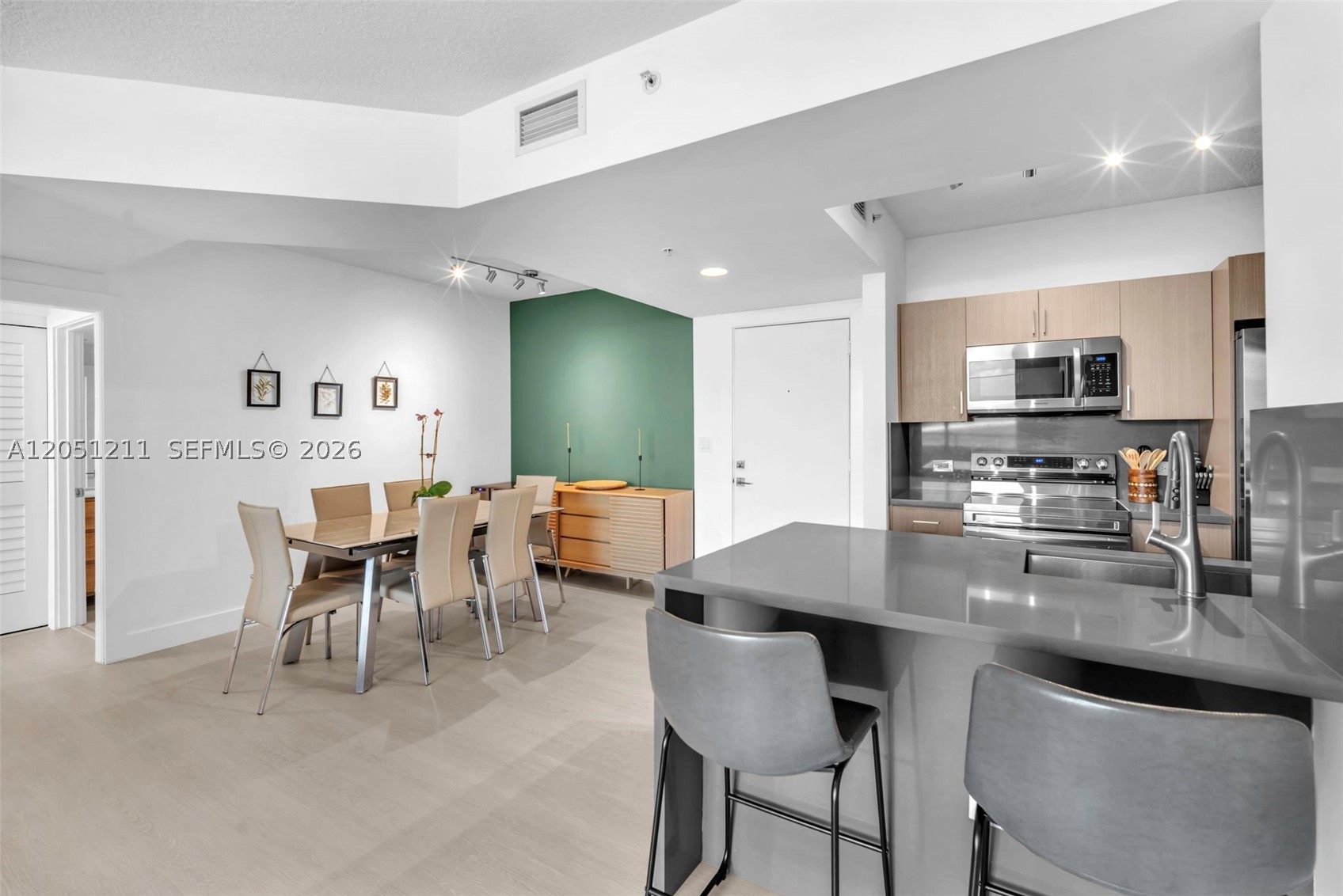 VENTURE AT AVENTURA EAST - Residential