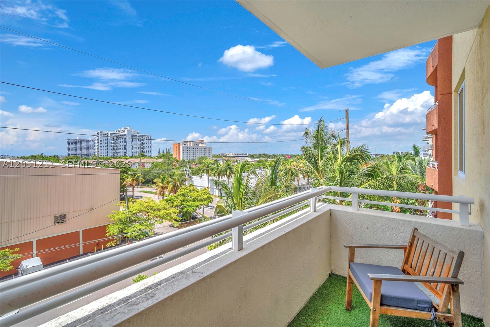 VENTURE AT AVENTURA EAST - Residential