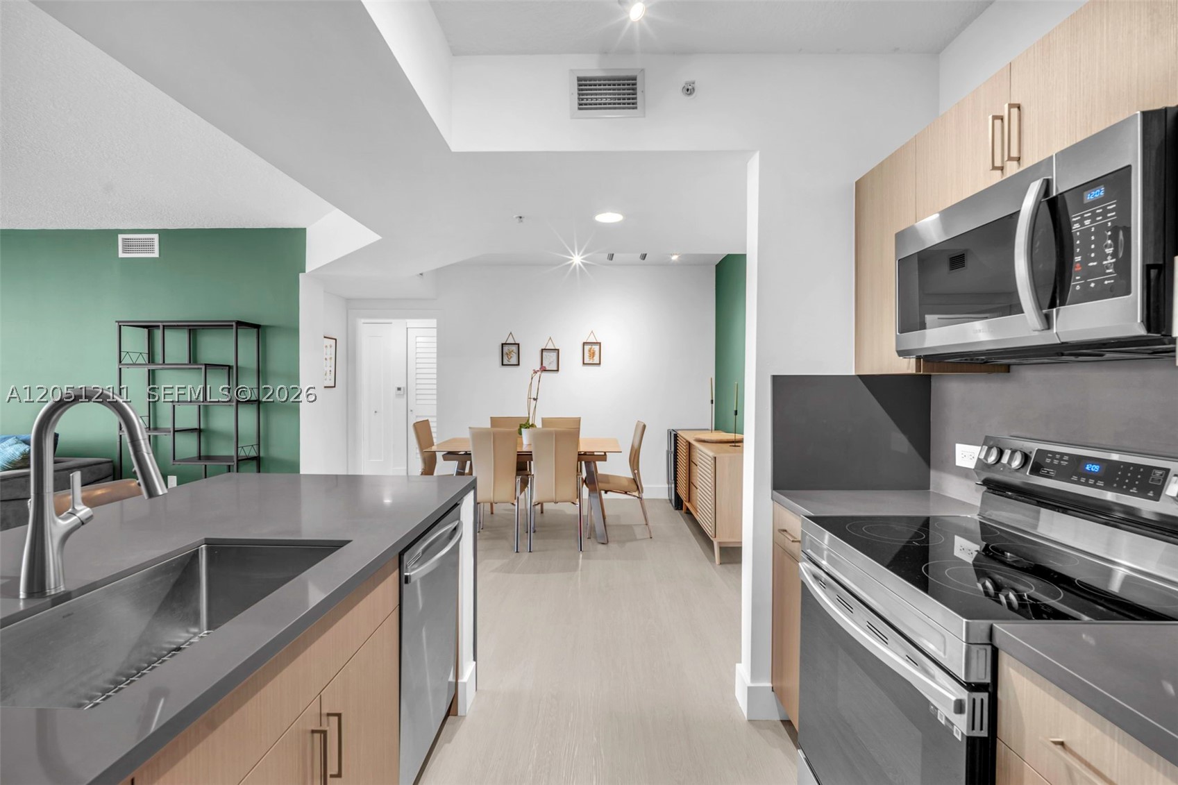 VENTURE AT AVENTURA EAST - Residential