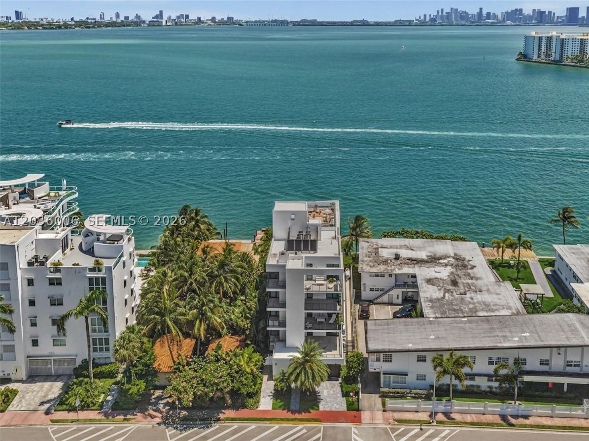 ISLE OF NORMANDY MIAMI VI - Residential