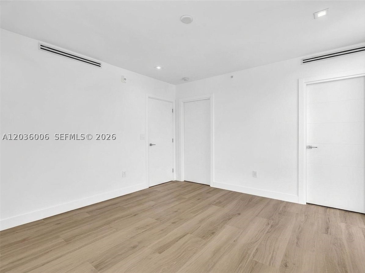 ISLE OF NORMANDY MIAMI VI - Residential