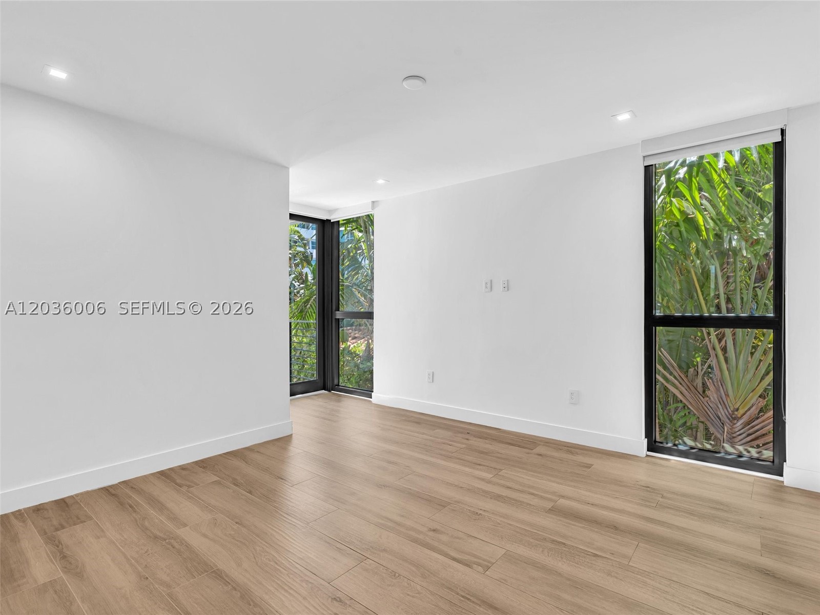 ISLE OF NORMANDY MIAMI VI - Residential