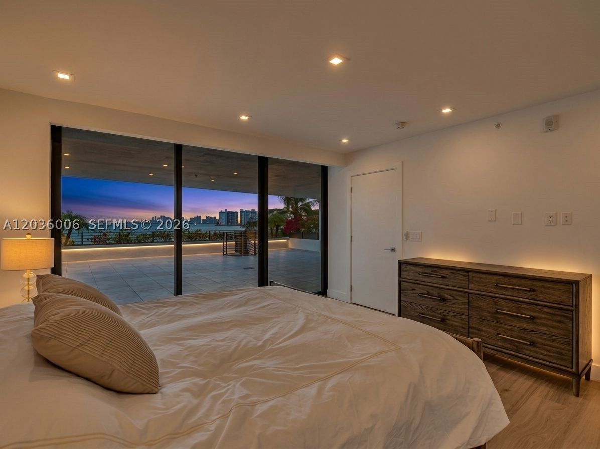 ISLE OF NORMANDY MIAMI VI - Residential