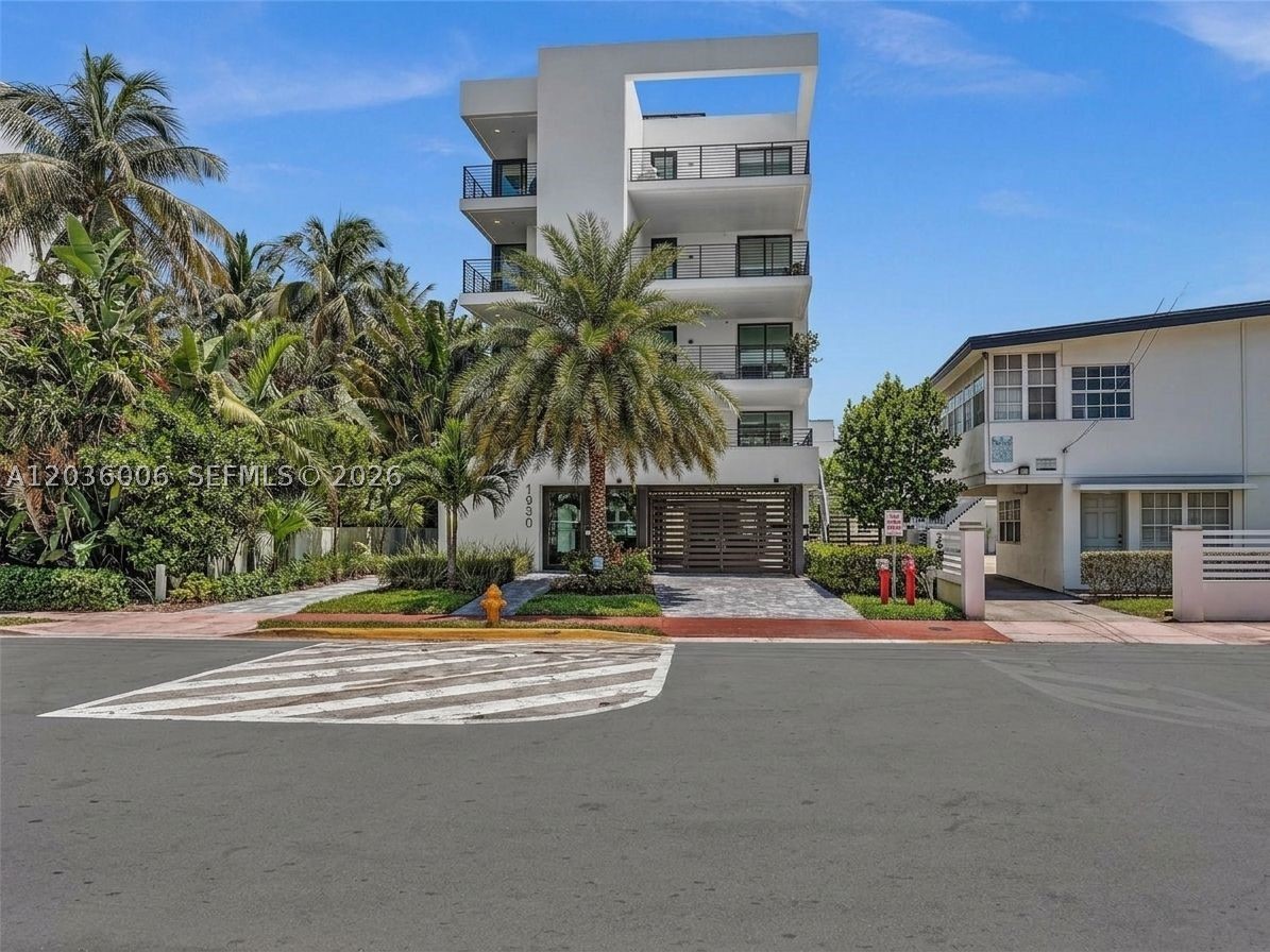 ISLE OF NORMANDY MIAMI VI - Residential
