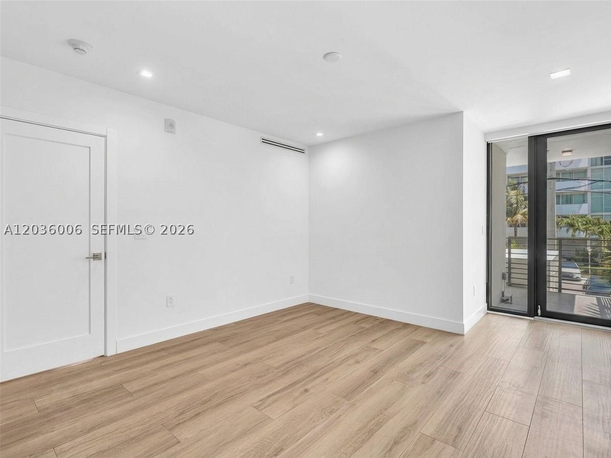 ISLE OF NORMANDY MIAMI VI - Residential