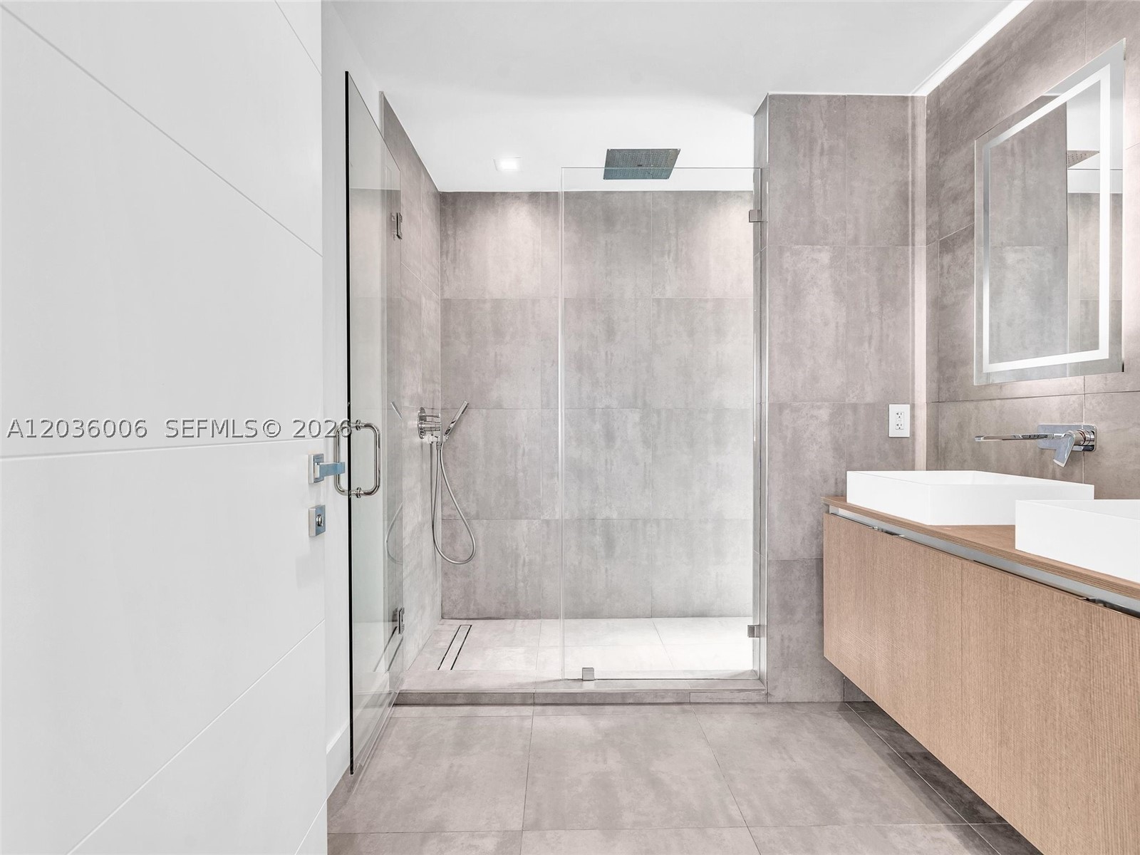 ISLE OF NORMANDY MIAMI VI - Residential