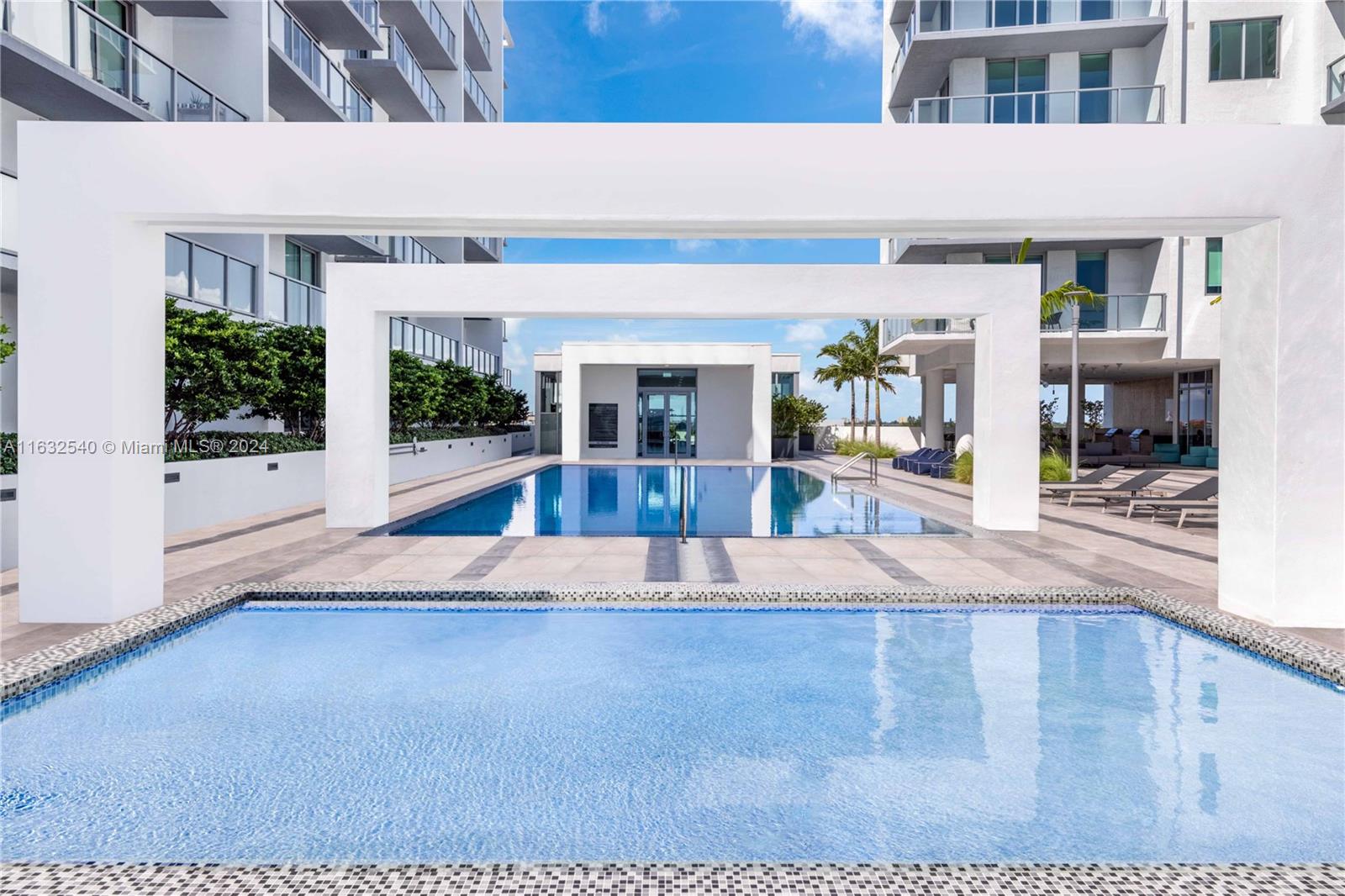 QUADRO CONDO - Residential
