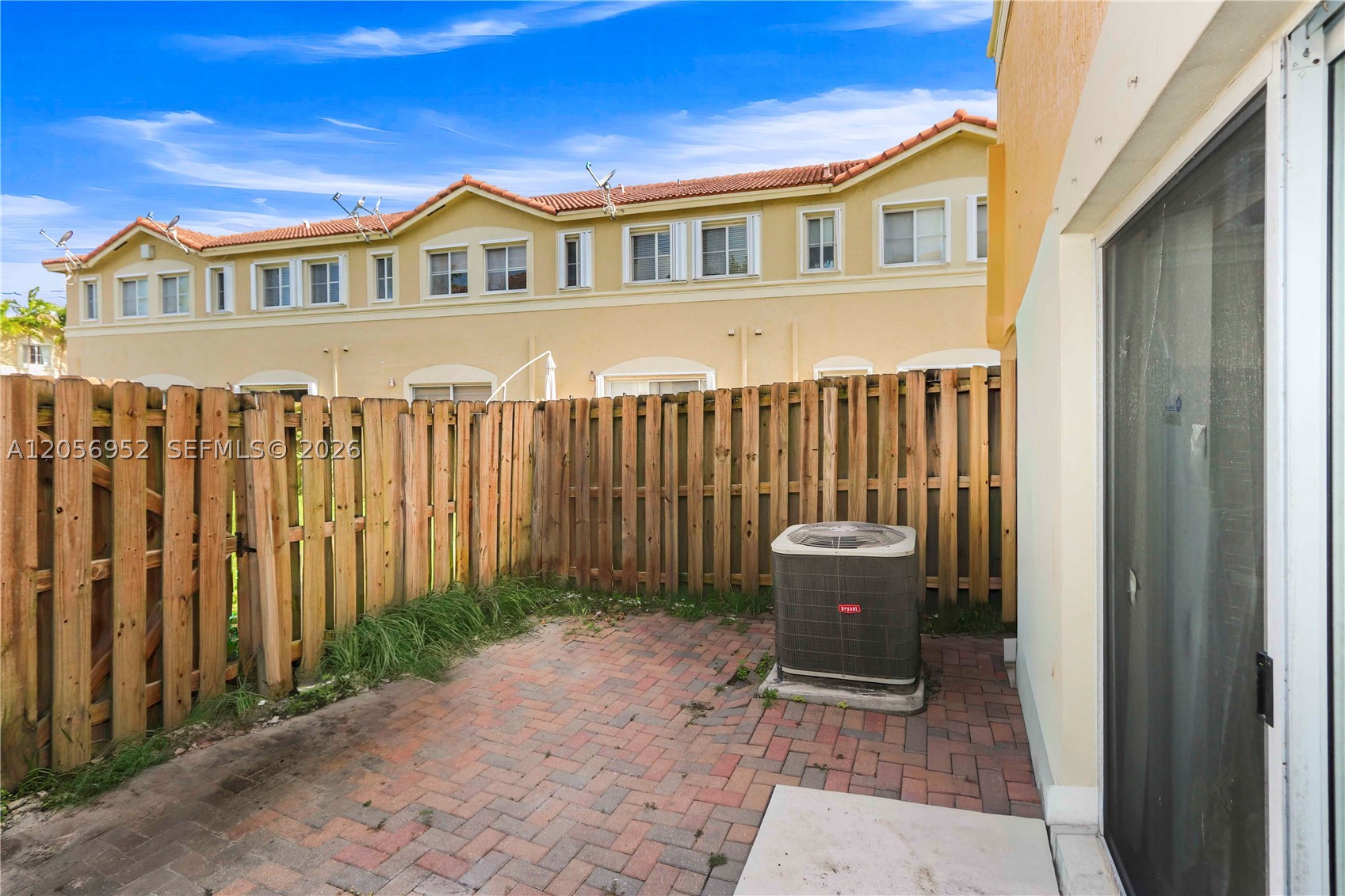 LEEWARD AT ISLANDS AT DOR - Residential