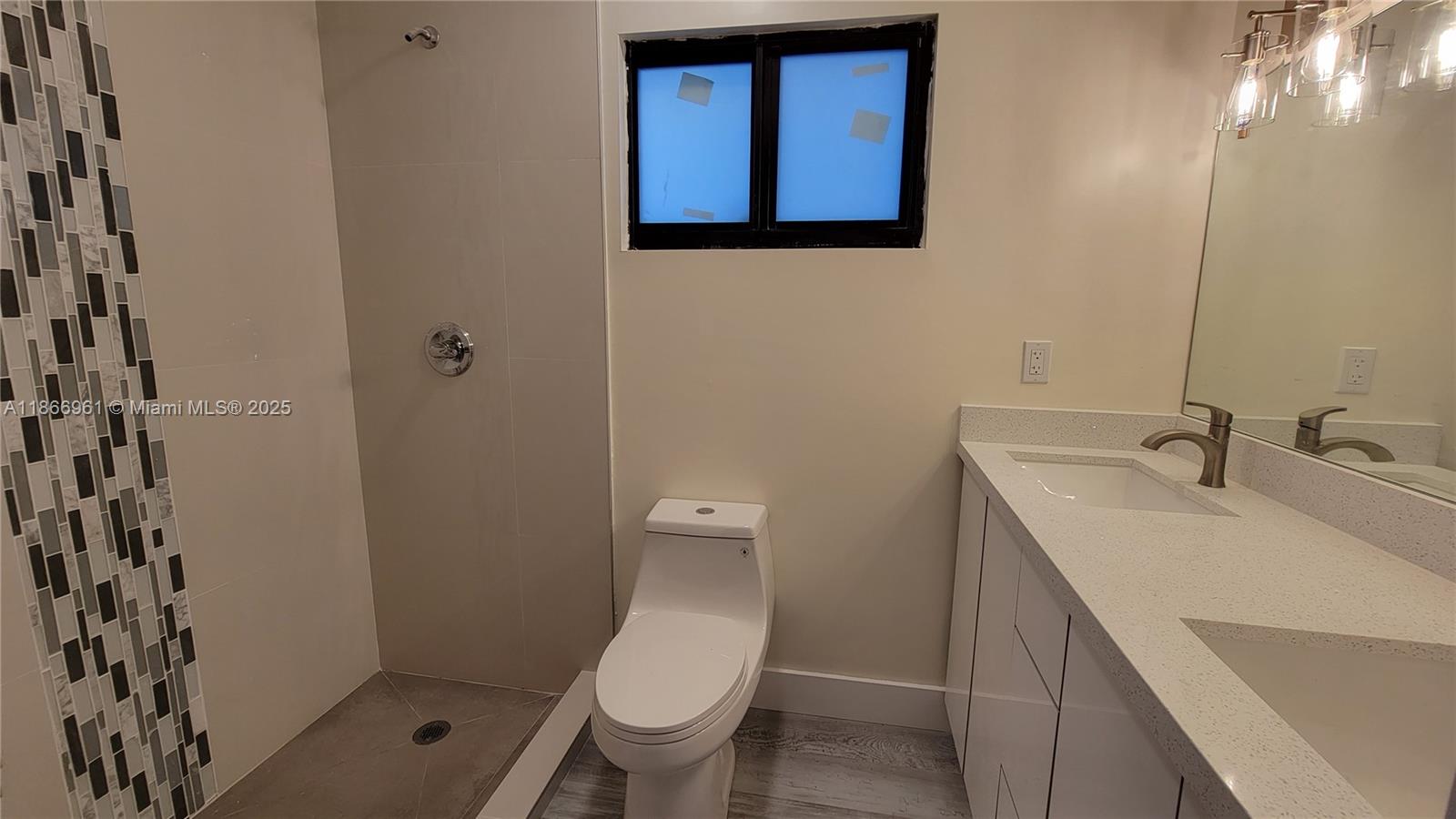ARCH CREEK ESTS - Residential Lease