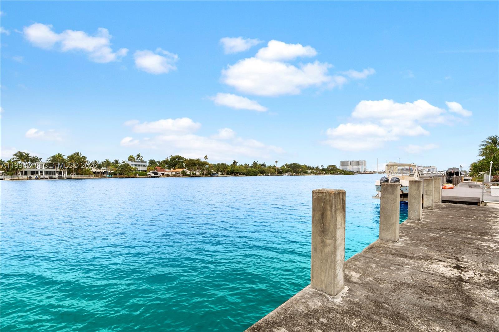 HOLLYWOOD LAKES SECTION - Land