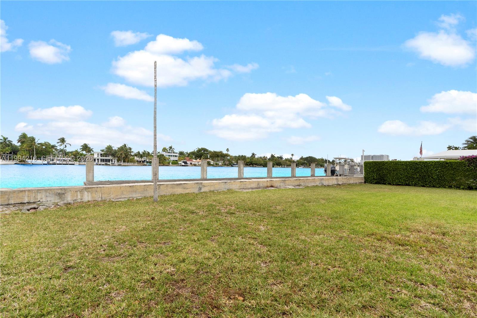 HOLLYWOOD LAKES SECTION - Land