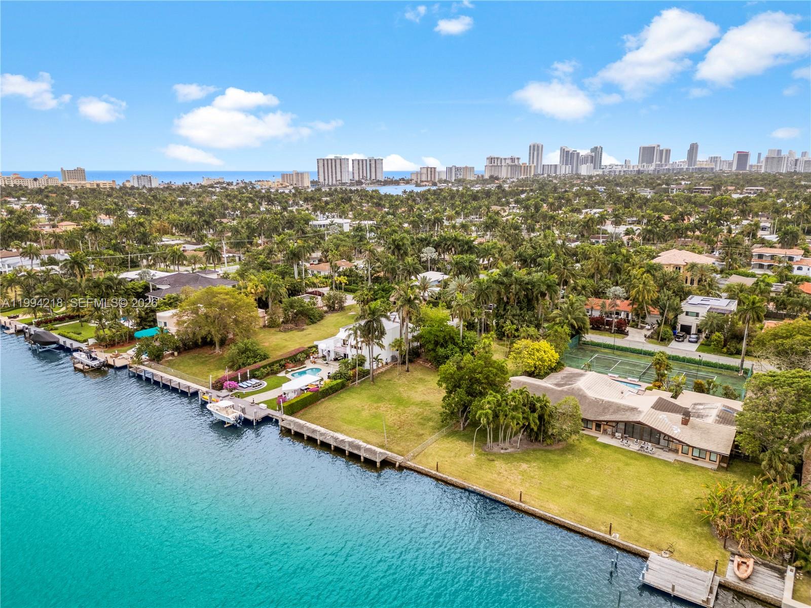 HOLLYWOOD LAKES SECTION - Land