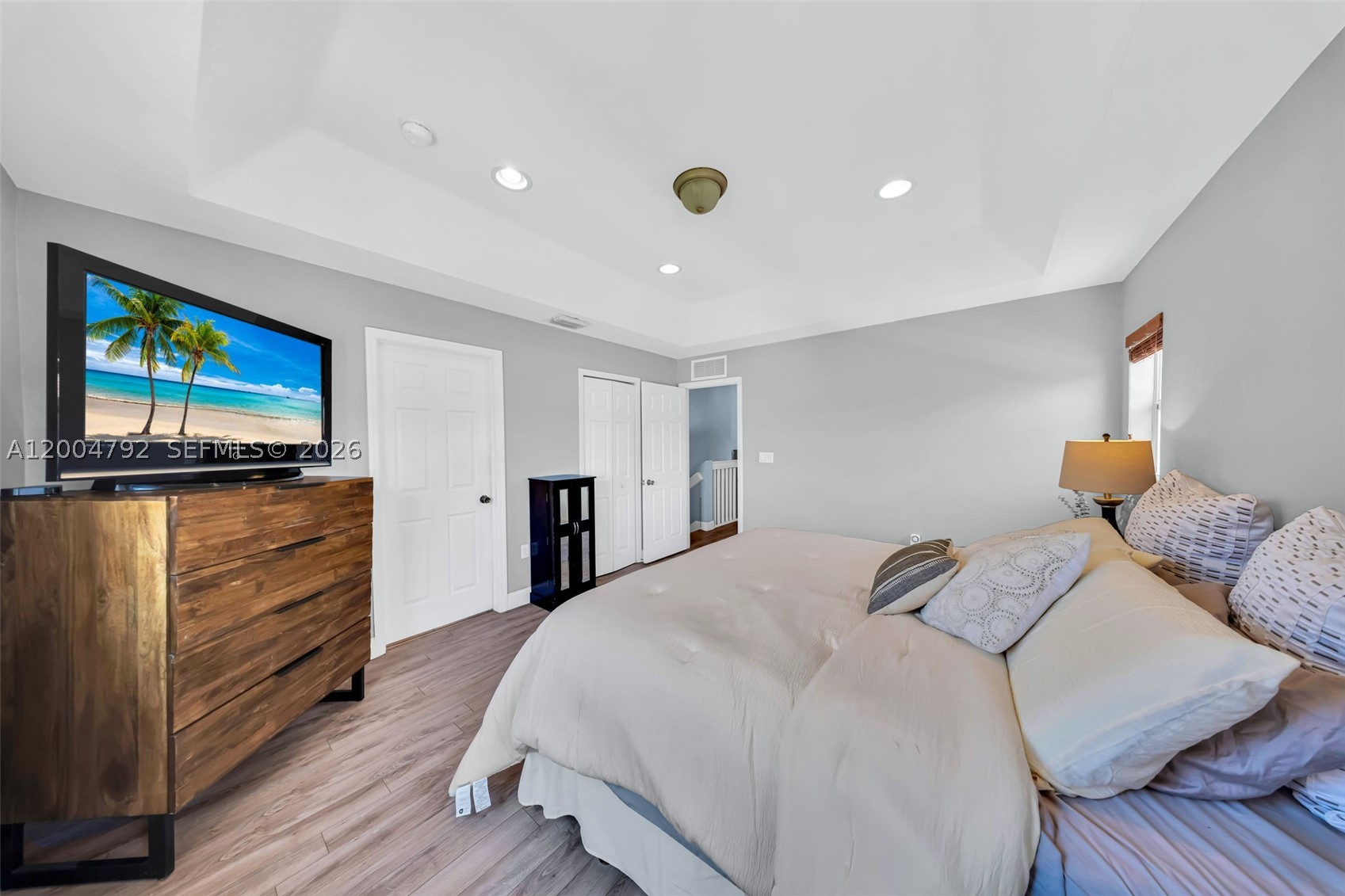 LAKES BY THE BAY JAY - Residential