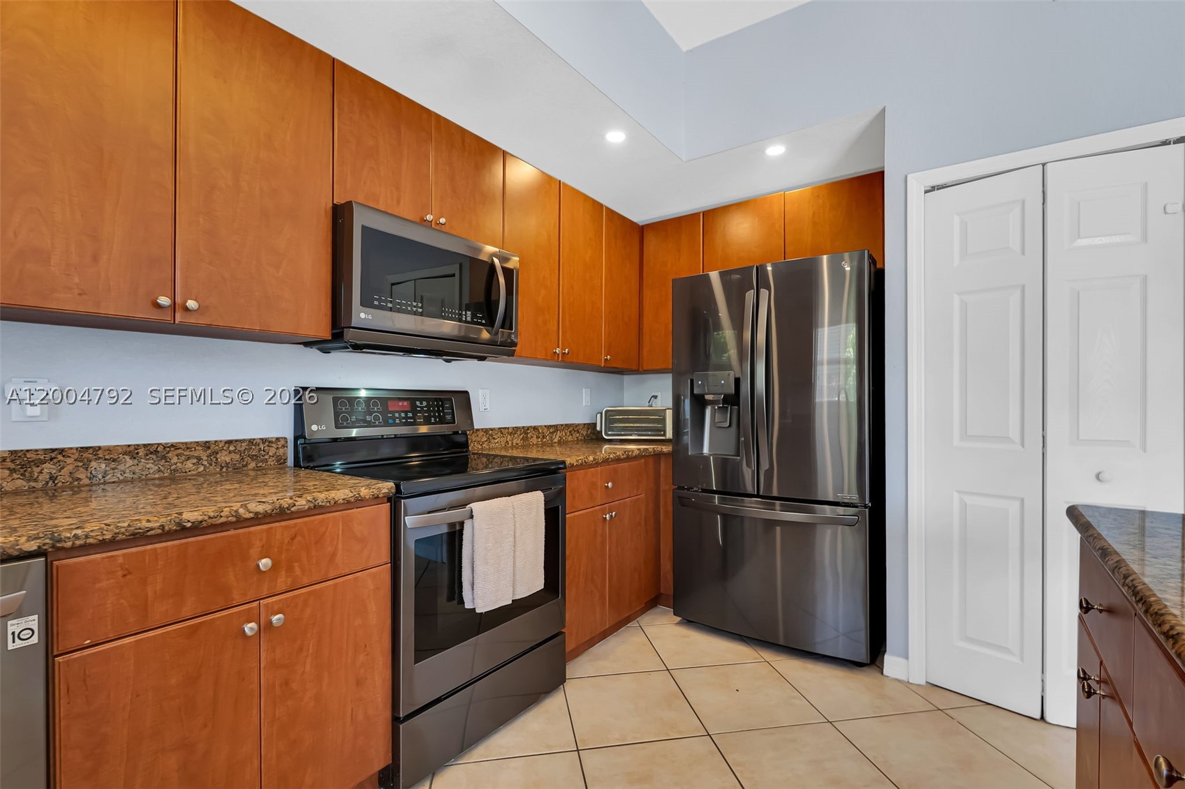 LAKES BY THE BAY JAY - Residential