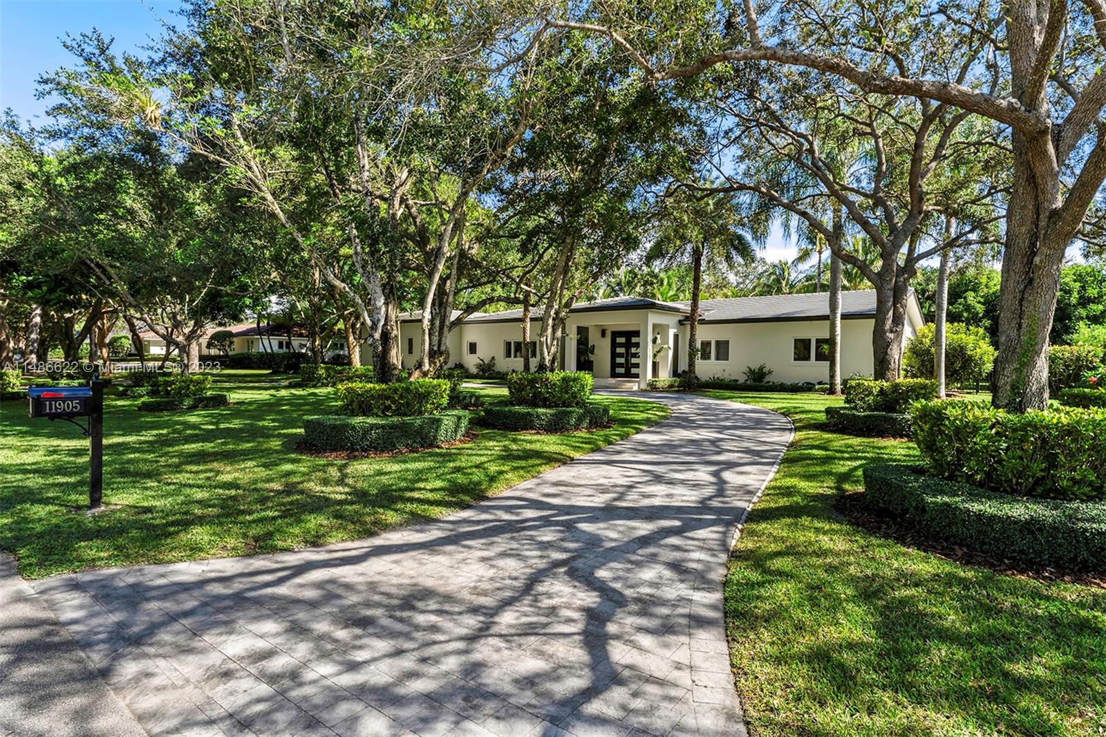 RUNAWAY PINES - Residential