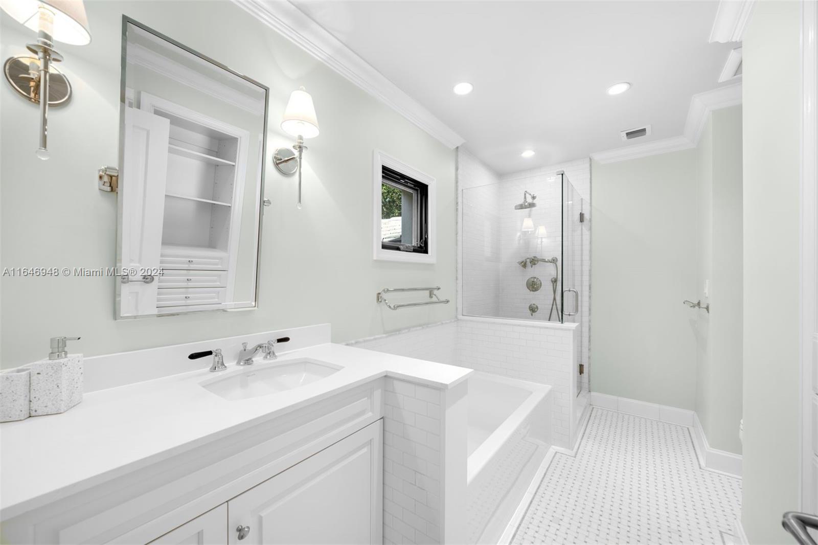 SNAPPER CREEK LAKES SUB - Residential
