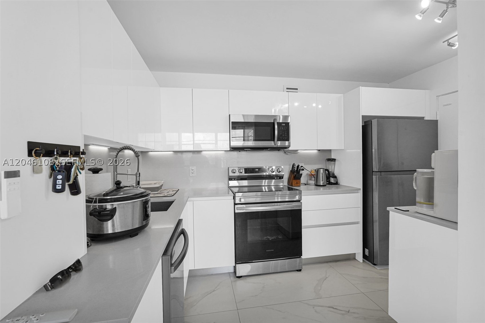 VILLA BAY VISTA CONDO - Residential