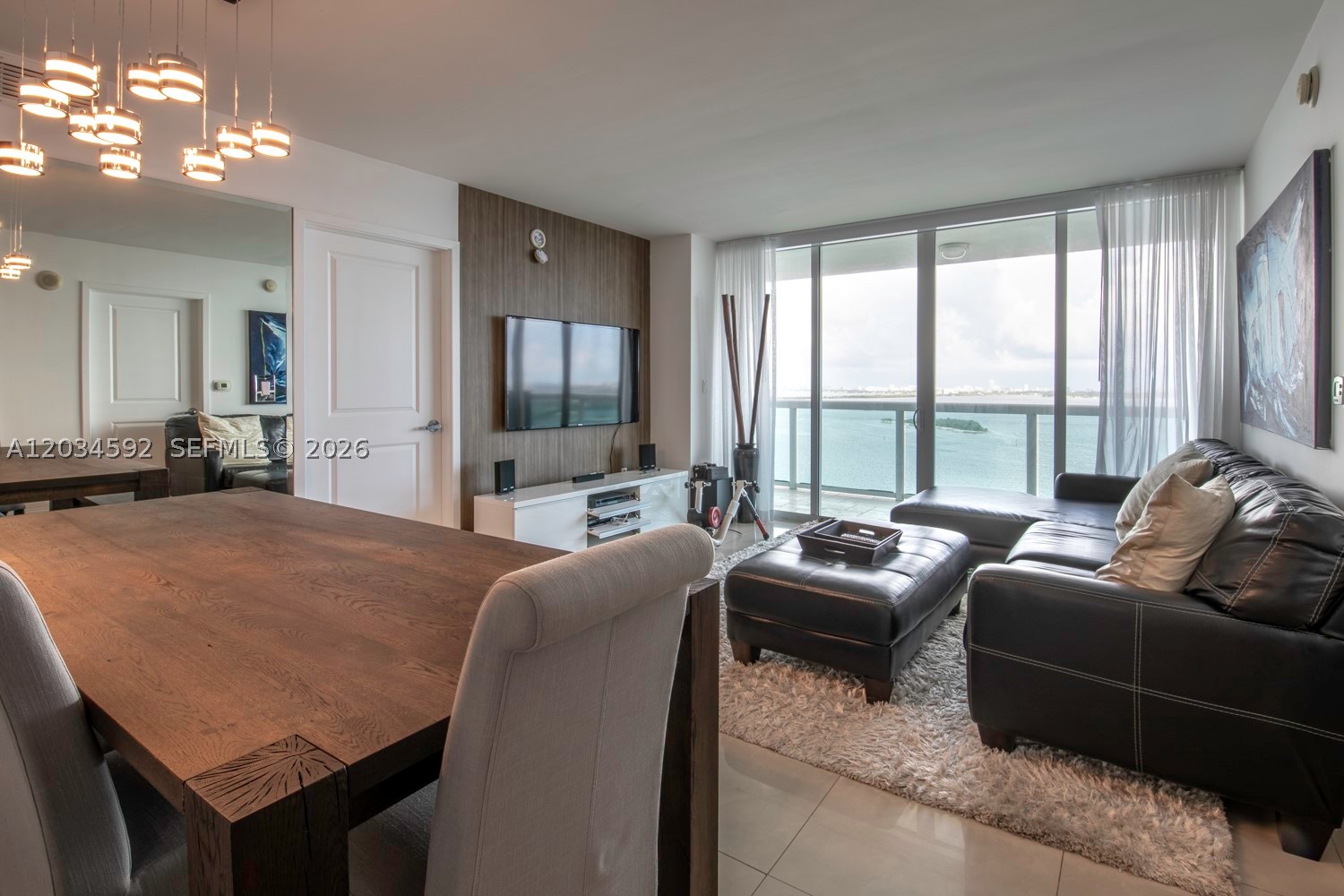 1800 CLUB CONDO - Residential Lease