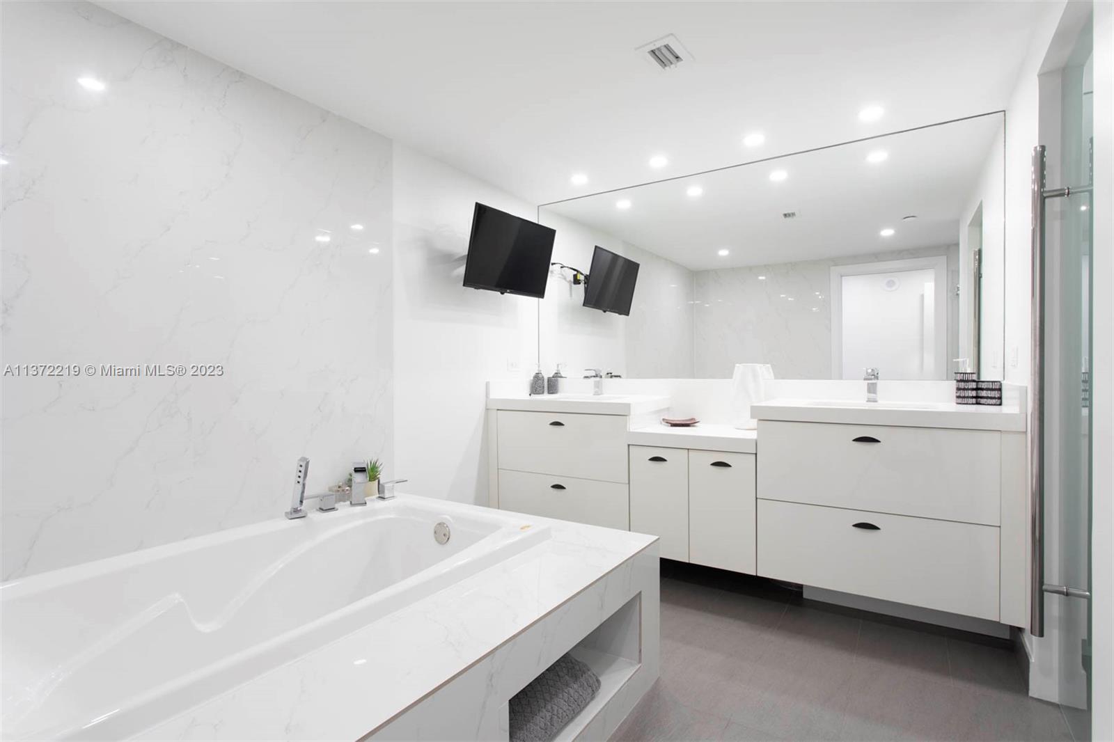 Turnberry Isle South Tower - Residential