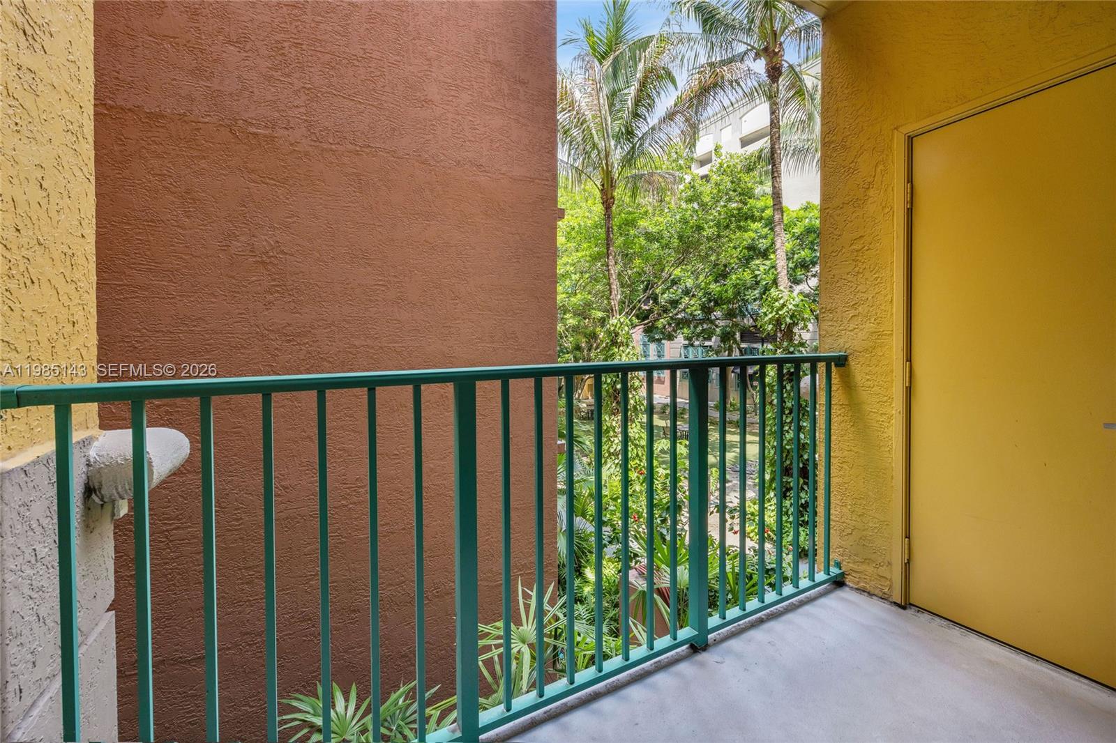 VALENCIA CONDO - Residential