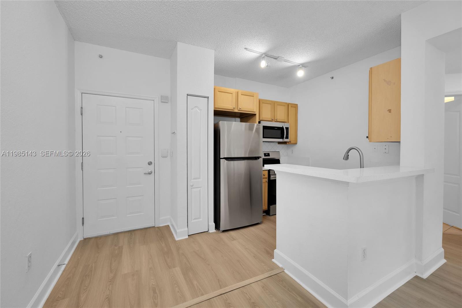 VALENCIA CONDO - Residential