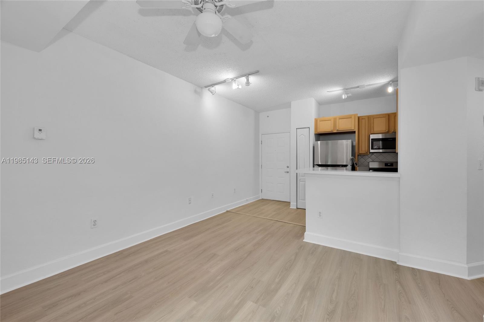 VALENCIA CONDO - Residential