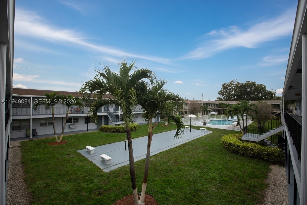 PEMBROKE HOUSE CONDO - Residential