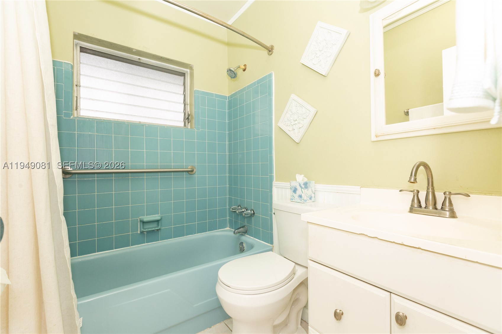 PEMBROKE HOUSE CONDO - Residential