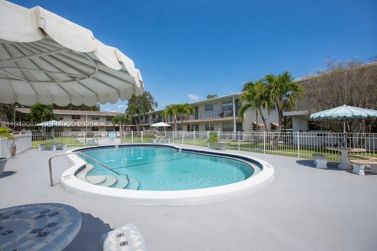 PEMBROKE HOUSE CONDO - Residential