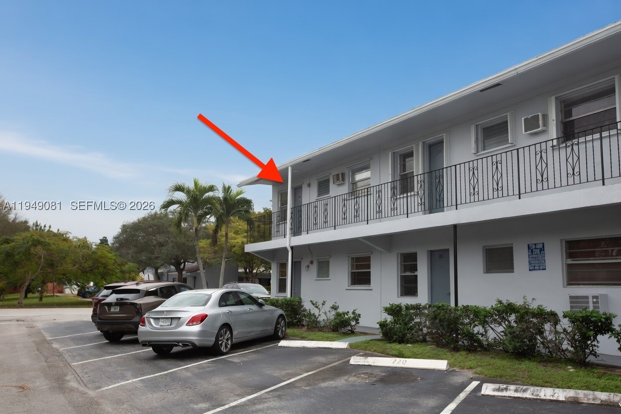 PEMBROKE HOUSE CONDO - Residential