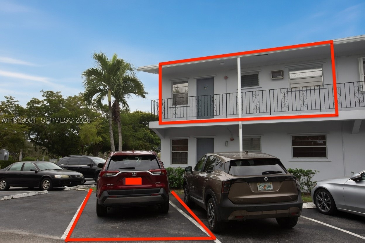 PEMBROKE HOUSE CONDO - Residential