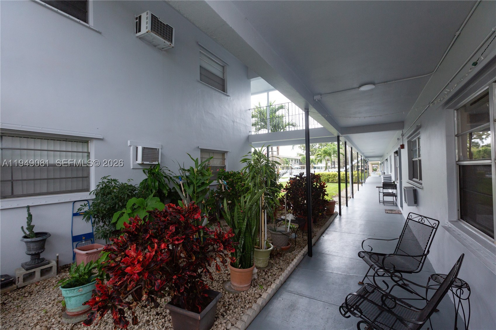PEMBROKE HOUSE CONDO - Residential