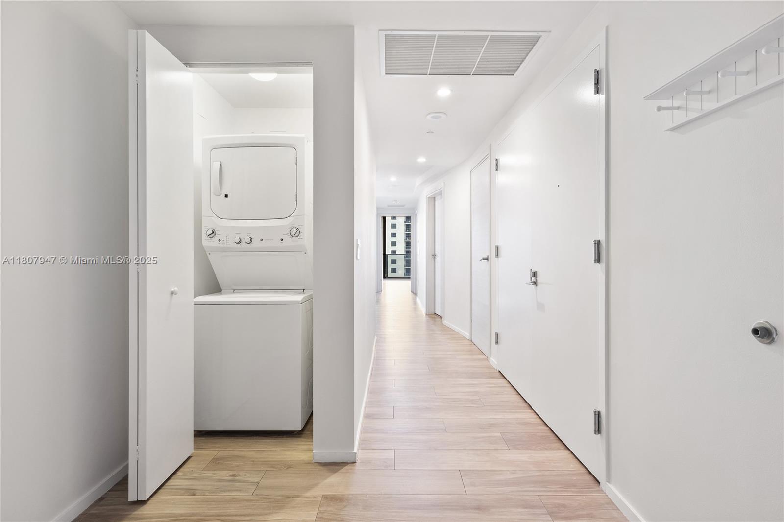 801 SMA RESIDENCES CONDO - Residential
