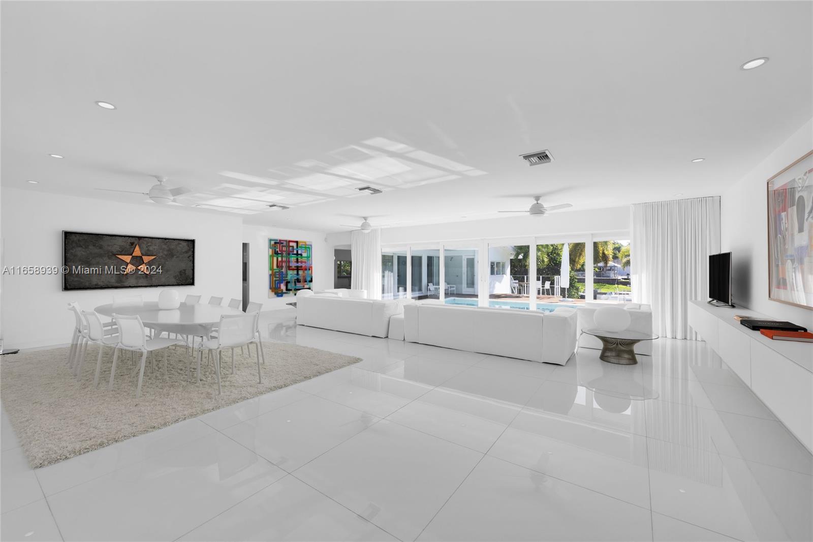 CORAL GABLES RIVIERA SEC - Residential