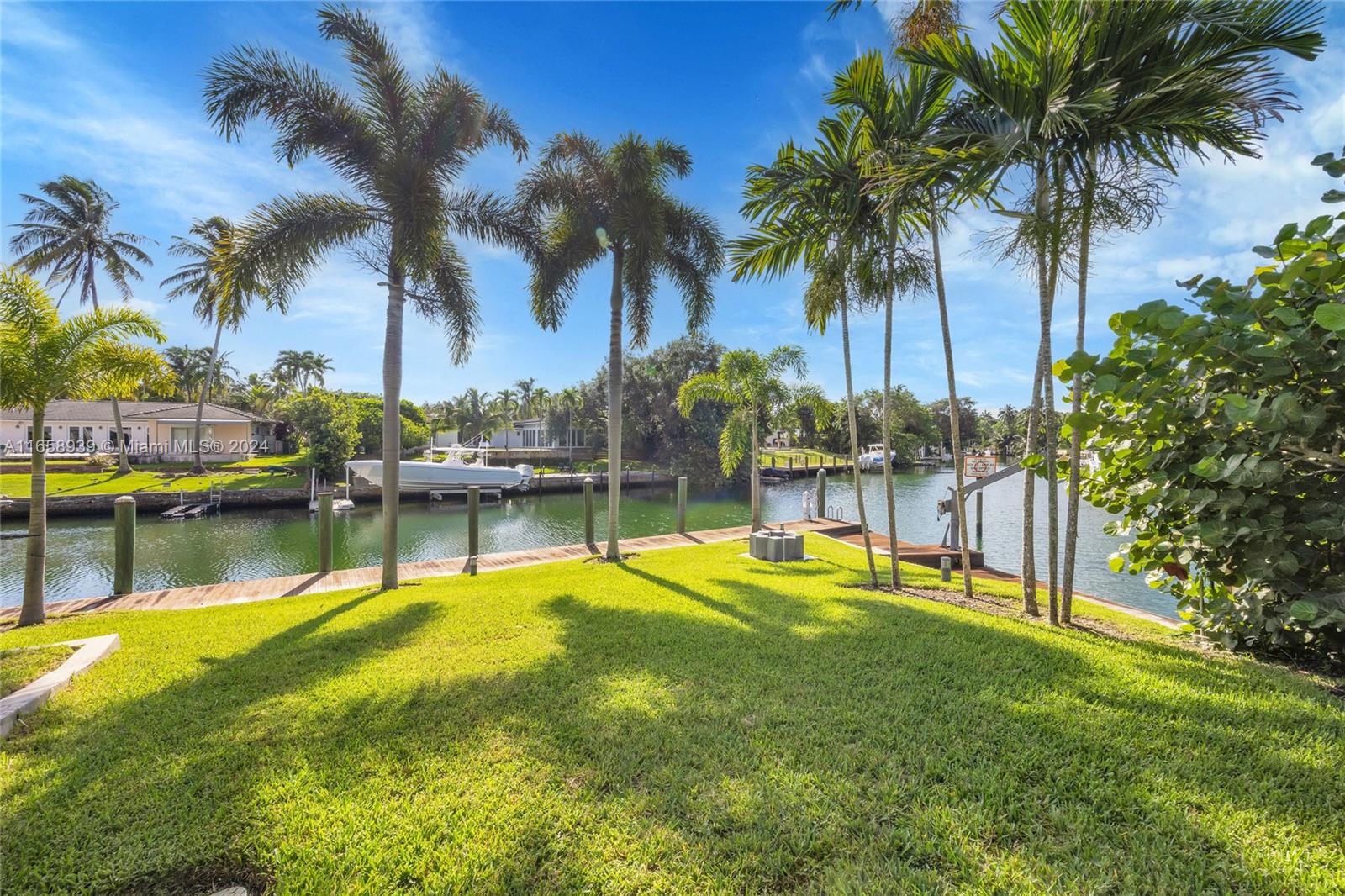 CORAL GABLES RIVIERA SEC - Residential