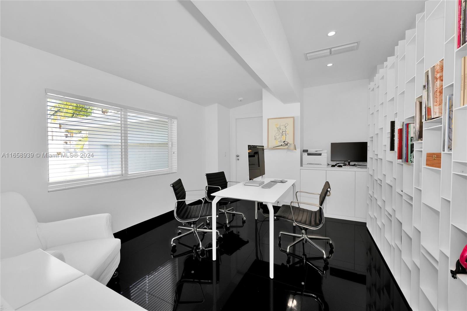 CORAL GABLES RIVIERA SEC - Residential